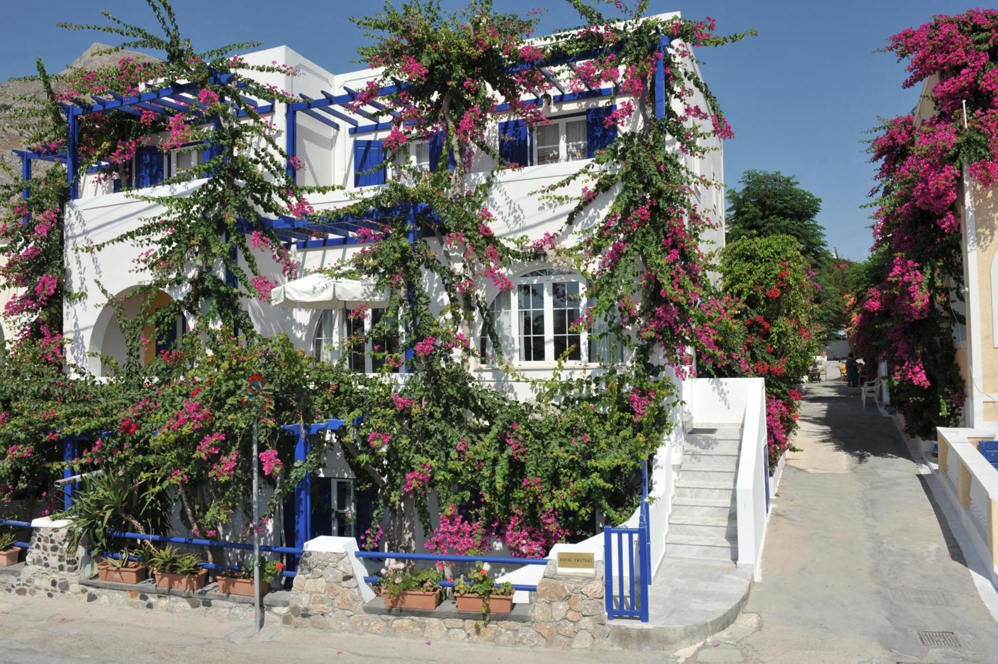 Proteas Hotel Kamári Екстериор снимка